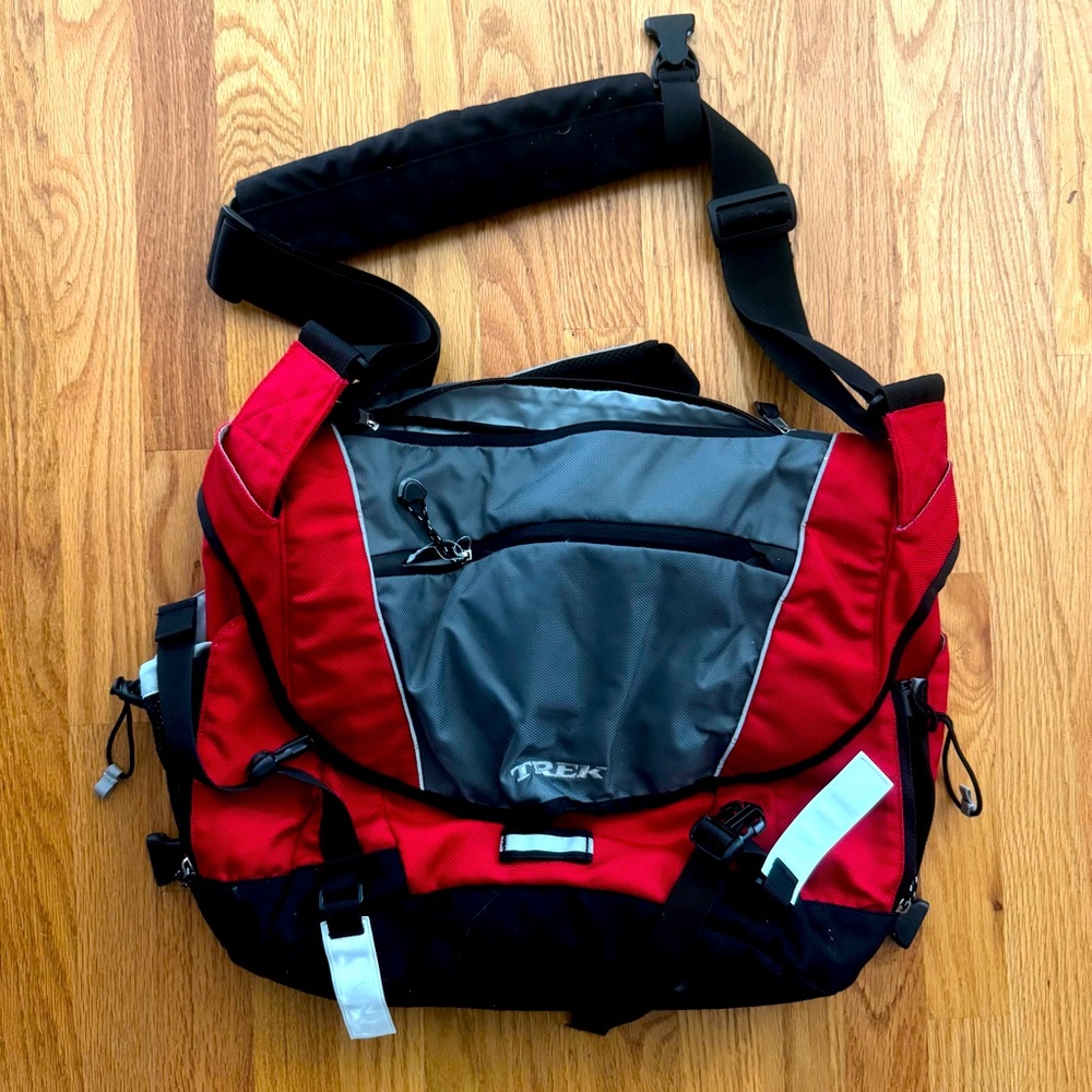 Trek Computer Laptop Shoulder Messenger Bag Carry-On